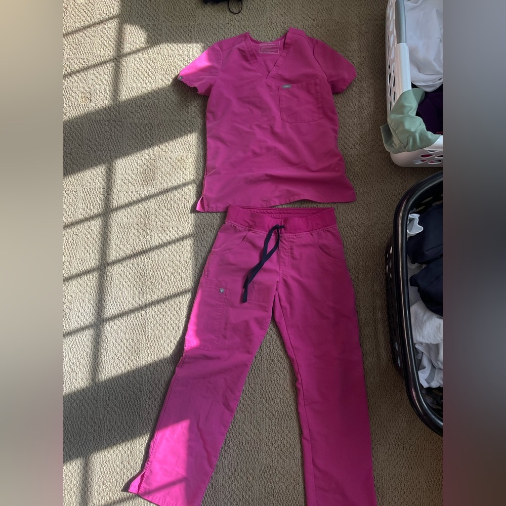 PINK FIGS SCRUBS SET